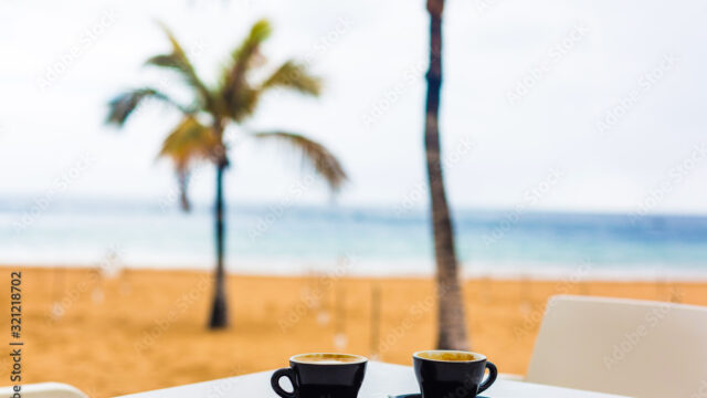 宮古島ビーチカフェのコーヒーと海の絶景