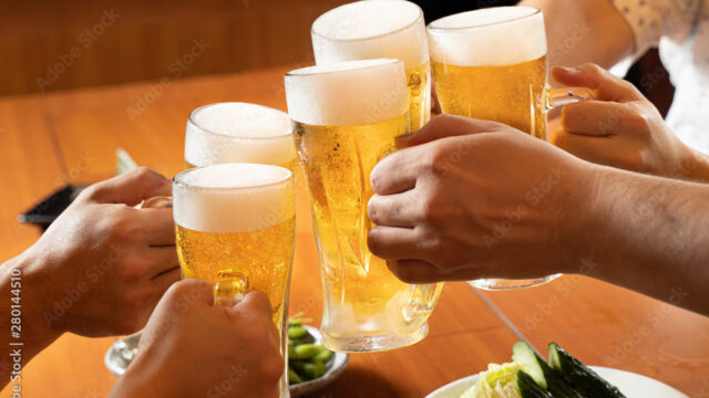 宮古島居酒屋でビールで乾杯